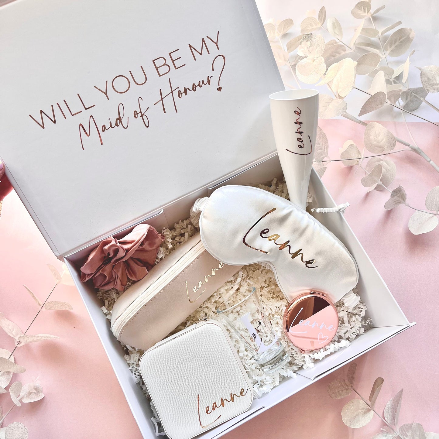 Personalised Bridal Box | Bridesmaid Proposal Box | Medium Sized White Luxury Box Magnetic Gift Box | Maid of Honour Box | Bridesmaid Box