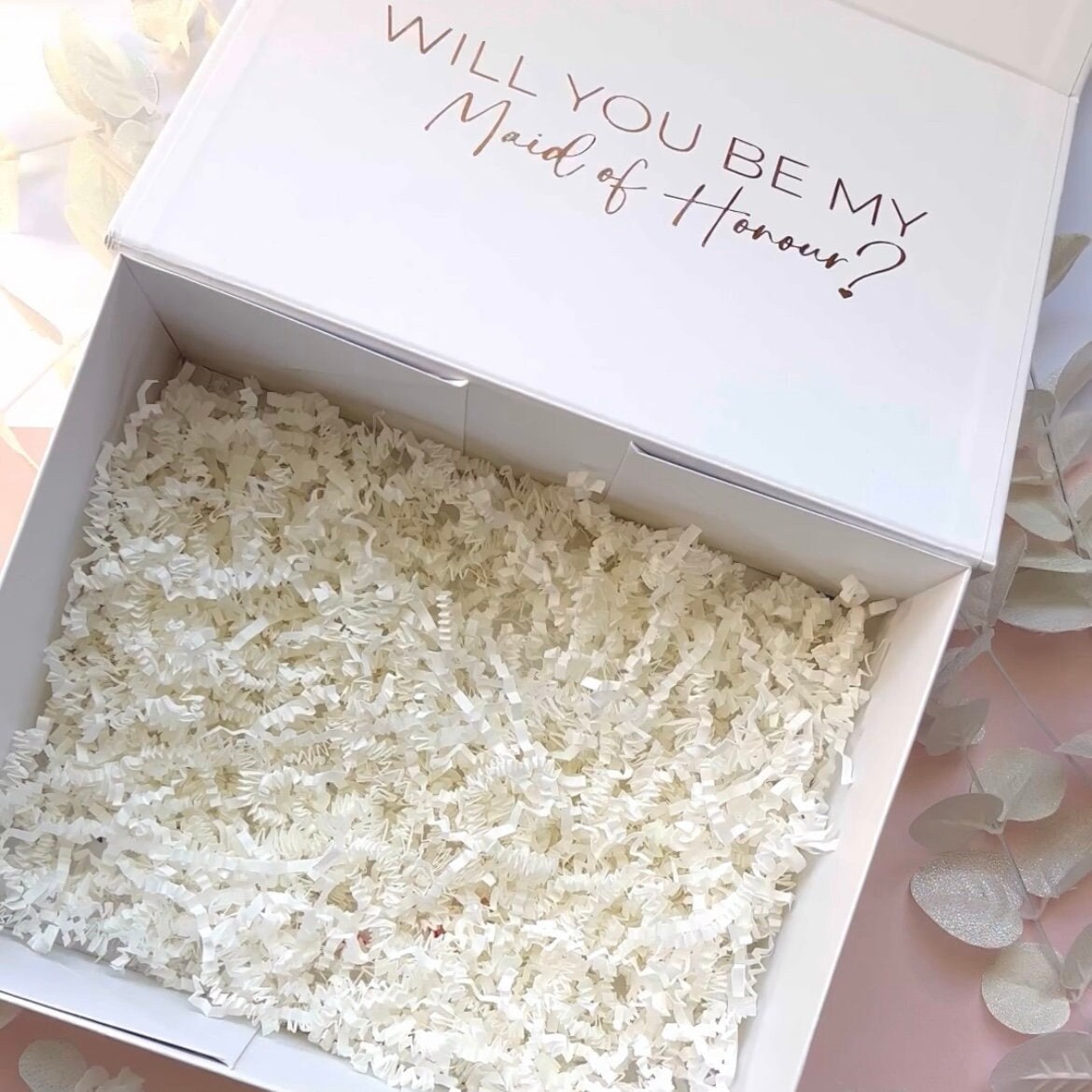 Personalised Bridal Box | Bridesmaid Proposal Box | Medium Sized White Luxury Box Magnetic Gift Box | Maid of Honour Box | Bridesmaid Box