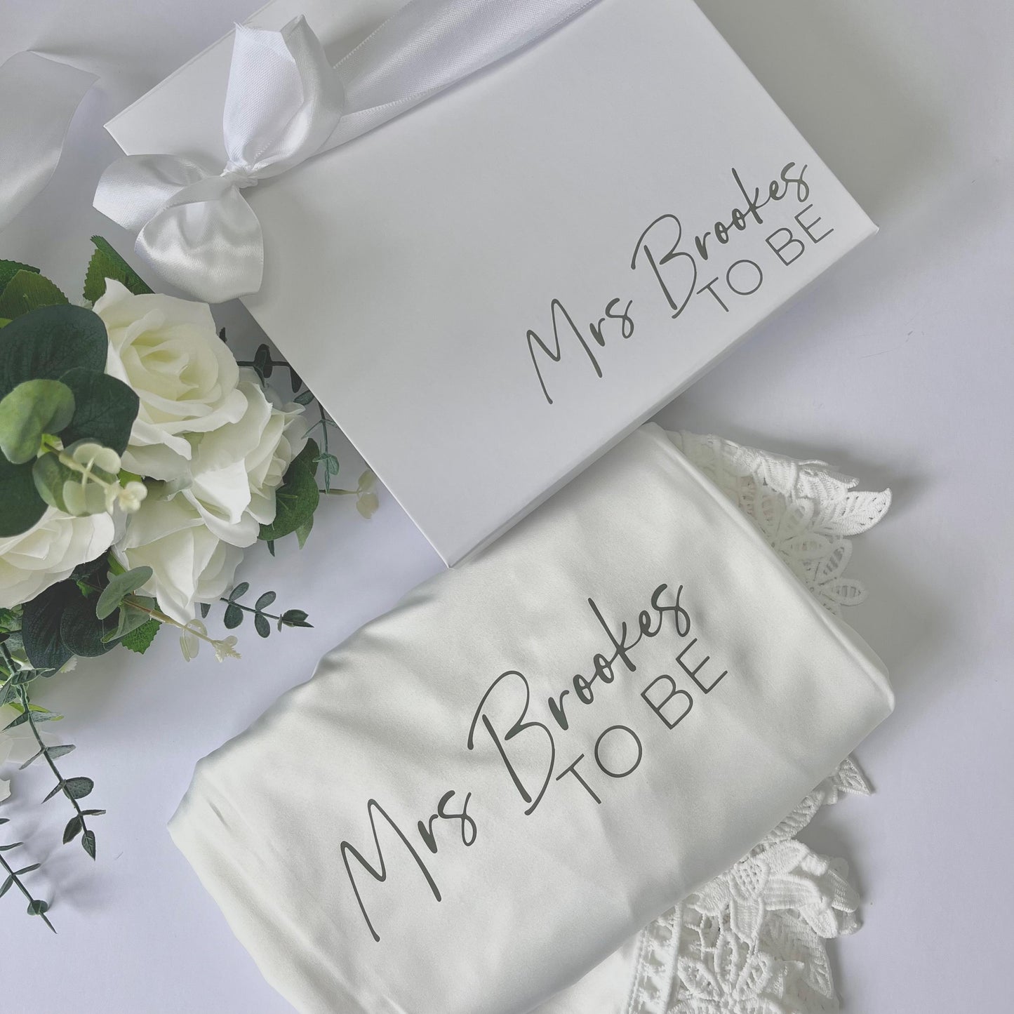 Personalised White Bridal Lace Robe with Luxury Gift Box